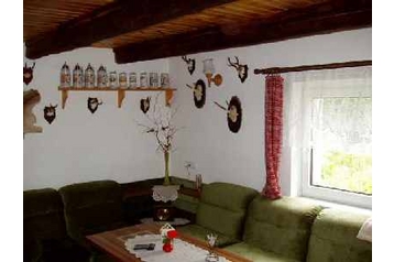 Polonia Chata Luboń, Exterior